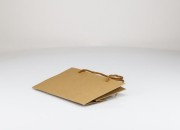Papirna kraft kesa 210x75x140mm sa pamučnom drškom - 12 kom Papirna kraft kesa 210x75x140mm sa pamučnom drškom - 12 kom