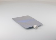 Aluminijumska DoyPack vrećica za tečnost od 500ml sa belim zatvaračem – 50 kom Aluminijumska DoyPack vrećica za tečnost od 500ml sa belim zatvaračem – 50 kom