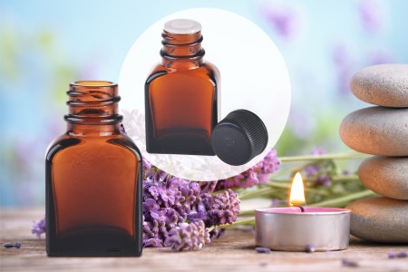 Staklena smeđa bočica 8mL sa crnim plastičnim zatvaračem i čepom-grupa_slika