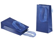 Papirna plastificirana kesa 110x60x200mm sa ručkicama od tila širine 2cm, više boja - 20 kom Papirna plastificirana kesa 110x60x200mm sa ručkicama od tila širine 2cm, više boja - 20 kom