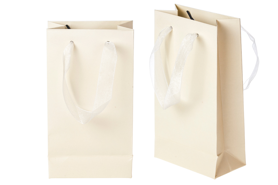 Papirna plastificirana kesa 110x60x200mm sa ručkicama od tila širine 2cm, više boja - 20 kom Papirna plastificirana kesa 110x60x200mm sa ručkicama od tila širine 2cm, više boja - 20 kom