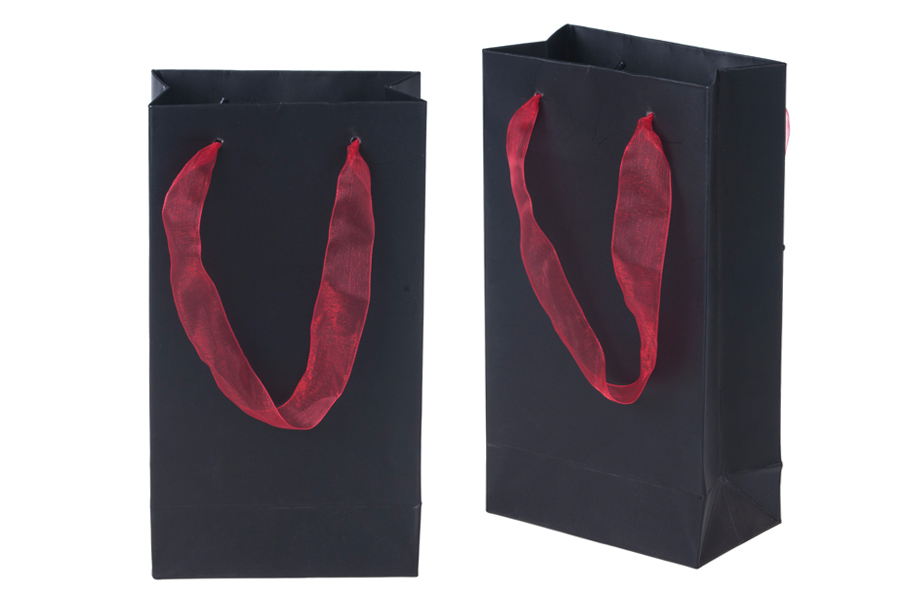 Papirna plastificirana kesa 110x60x200mm sa ručkicama od tila širine 2cm, više boja - 20 kom Papirna plastificirana kesa 110x60x200mm sa ručkicama od tila širine 2cm, više boja - 20 kom