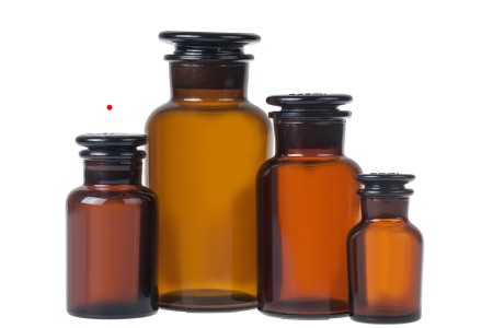 Farmaceutska staklena flašica 125mL, smeđe boje sa staklenim zatvaračem-grupa_slika