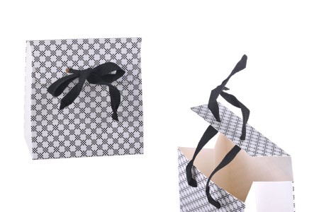 Papirno poklon-pakovanje 105x67x105mm, sa crnom gro mašnom 10mm - 20 kom-slika_proizvoda