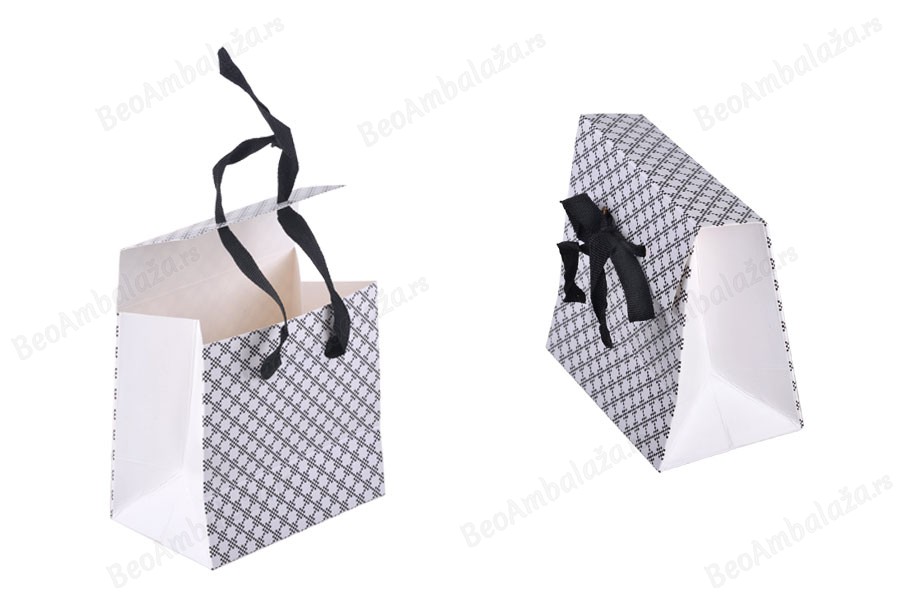 Papirno poklon-pakovanje 105x67x105mm, sa crnom gro mašnom 10mm - 20 kom-dimenzije_slike