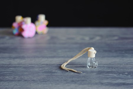 Bočica za osveživač automobila 4mL, srce sa plastičnim čepom, drvenim zatvaračem i zakačkom - 25 kom-grupa_slika