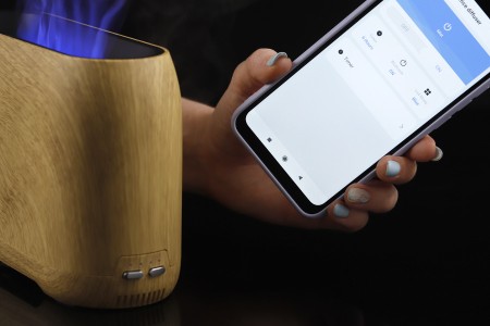 Aromaterapijski uređaj sa ultrazvučnom tehnologijom i vizuelnim efektom plamena-grupa_slika