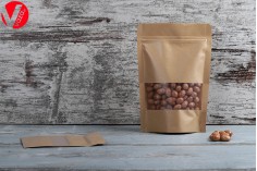 Kraft DoyPack kesice 140x40x200mm sa zip zatvaranjem i prozorom, unutrašnjom i spoljašnjom providnom oblogom, ovalnim dnom i sa mogućnošću termo zatvaranja – 100kom