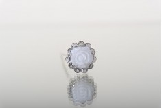 Dekorativna metalna ukosnica sa perlicom i kamenčićima, u obliku ruže (širina 14 mm) - 20 kom