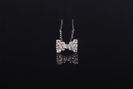 Dekorativna metalna ukosnica sa kamenčićima, u obliku mašne (širina 14 mm, visina 9 mm) - 20 kom-slika_proizvoda