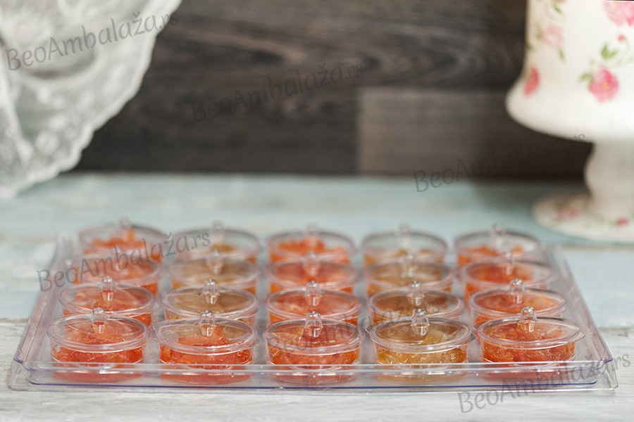 Set za venčanje – krštenje : Poslužavnik sa osnovom 20 plastične posudice za slatkiše i za male profiterole