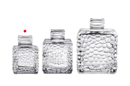 Staklena četvrtasta bočica 50mL (PP 28) sa reljefom, za osveživač prostora-6