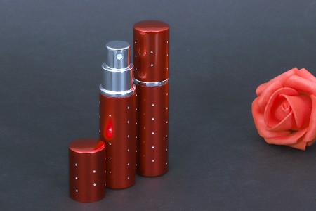 Staklena bočica 10mL sa sprejom u aluminijumskoj futroli u više boja, sa štrasom-grupa_slika