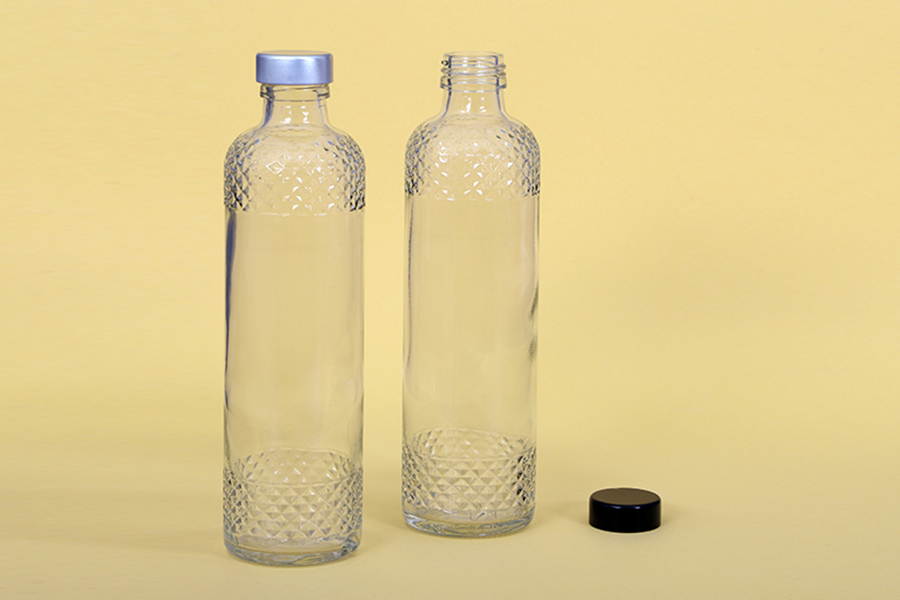 Staklena providna flaša 330mL sa reljefastim detaljima