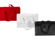 Plastificirana papirna kesa 250x80x150mm sa drškom i mašnom za vezivanje, više boja - 20 kom