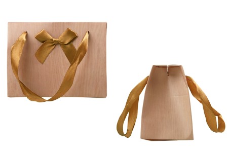 Poklon kesa 130x70x100 mm sa drškom i mašnom-slika_proizvoda