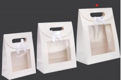 Papirna bela poklon kesa 220x120x290 mm sa zatvaranjem na čičak, prozorom i mašnom - 12 kom
