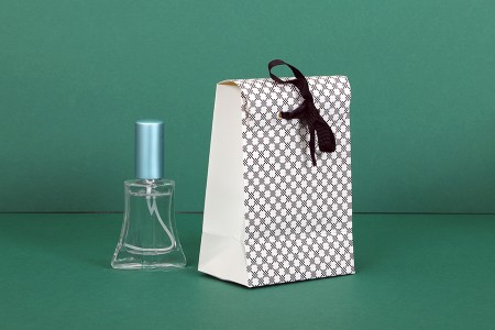 Papirno poklon-pakovanje 105x67x150mm, sa crnom gro mašnom 10mm - 20 kom-grupa_slika