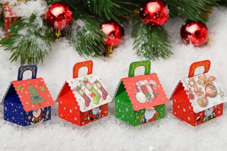 Božićna kartonska poklon kutija 120x100x135 mm sa ručkom - 12 kom-grupa_slika