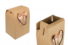 Papirna kraft poklon kutija - torbica 185x145x275 mm sa mašnom i ručkom - 12 kom