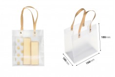 Plastična poluprovidna poklon torbica 160x100x180 mm sa ručkama - 12 kom