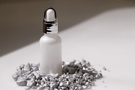 Staklena biserno bela bočica za etarska ulja 30mL, sa grlom PP18 - bez zatvarača-5