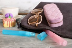 Plastična minijaturna bočica 10mL za parfeme, u 3 boje (poluprovidna, plava ili roze) - 25 kom