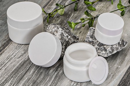 Staklena bela teglica za kreme 30mL sa belim plastičnim zatvaračem sa zaptivkom i međupoklopcem-5