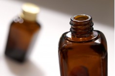 Staklena karamel bočica za etarska ulja 10mL, sa grlom PP18