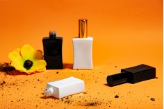 Staklena bočica za parfeme 50mL pravougaona u crnoj ili beloj boji (18/415)