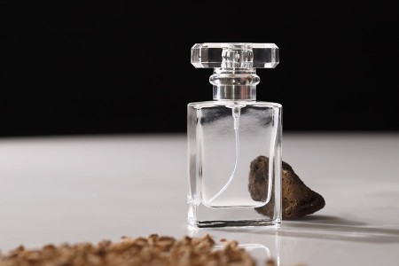 Staklena bočica za parfeme 30mL sa zatvaračem i sprejom (PP 15)-7