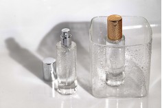 Staklena bočica 30mL za parfem, sa aluminijumskim sprejom i zatvaračem u dve boje