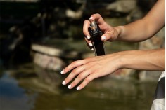 Luksuzna crna bočica 30mL sa pumpicom i zatvaračem