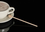 Drvene kašičice 150 mm u papirnoj ambalaži za mešanje kafe - pakovanje od 100 komada