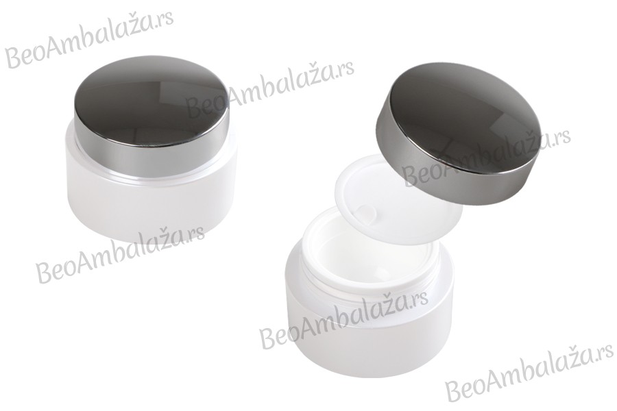 Akrilna bela sedefasta kutijica 30mL, sa srebrnim zatvaračem sa zaptivkom i međupoklopcem Akrilna bela sedefasta kutijica 30mL, sa srebrnim zatvaračem sa zaptivkom i međupoklopcem