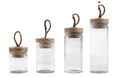 Staklena okrugla teglica 120mL sa drvenim poklopcem i zakačkom-grupa_slika