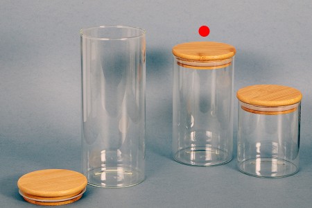 Staklena okrugla teglica 700mL, sa drvenim poklopcem i gumicom-5
