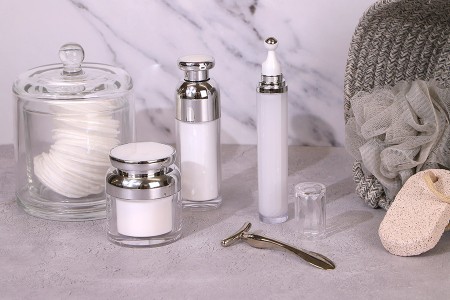 Luksuzna airless akrilna bočica 50mL za kreme sa pumpicom i zaštitnim zatvaračem-grupa_slika