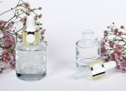 Staklena bočica 15mL sa zlatnom ili srebrnom pipetom na klik i drenažnim elementom-grupa_slika