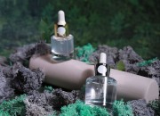 Staklena bočica 15mL sa zlatnom ili srebrnom pipetom na klik i drenažnim elementom-grupa_slika