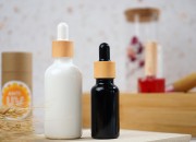 Staklena crna bočica za etarska ulja 50mL, sa grlom PP18 Staklena crna bočica za etarska ulja 50mL, sa grlom PP18