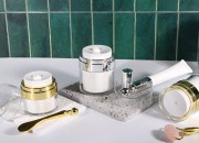 Airless plastična teglica 50mL za kremu sa providnim zatvaračem Airless plastična teglica 50mL za kremu sa providnim zatvaračem