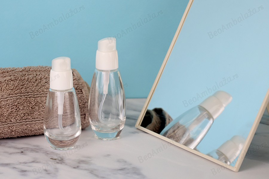 Staklena bočica 30mL sa belom plastičnom pumpicom i zatvaračem PP18-grupa_slika