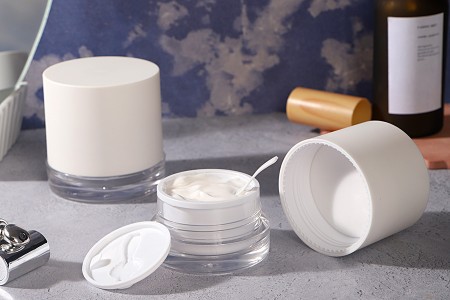 Akrilna kutijica 30mL za kremu sa plastičnim belim zatvaračem, međupoklopcem i spatulom-3