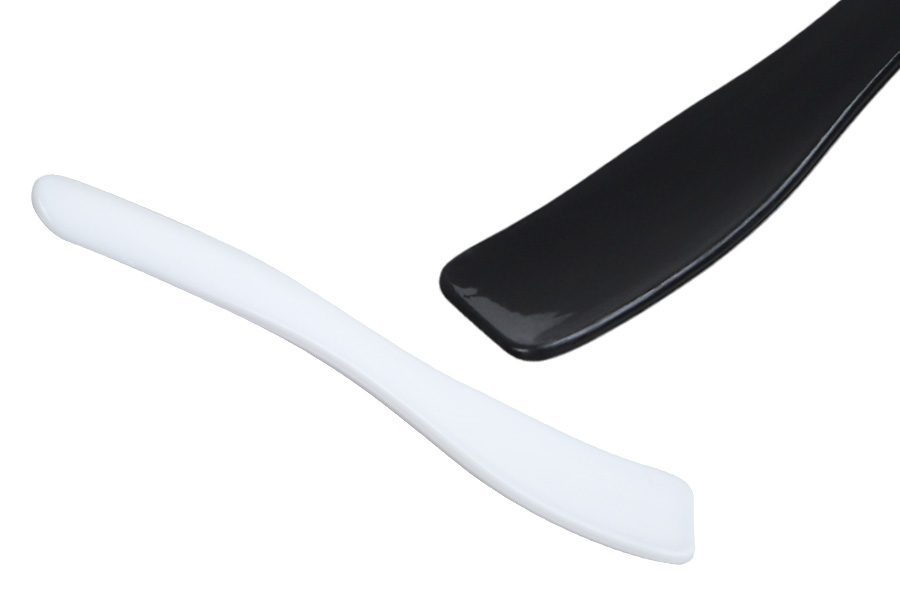 Plastična spatula za kreme (PP) 62,6 mm u beloj ili crnoj boji - 50 kom Plastična spatula za kreme (PP) 62,6 mm u beloj ili crnoj boji - 50 kom