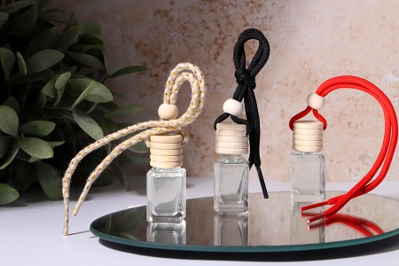 Bočica za osveživač automobila 4mL, kockasta sa drvenim zatvaračem i zakačkom - 25 kom-grupa_slika