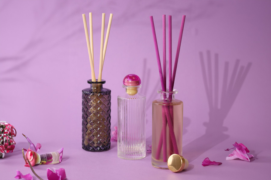 Staklena providna dekorativna bočica 150mL, pogodna za osveživač prostora Staklena providna dekorativna bočica 150mL, pogodna za osveživač prostora