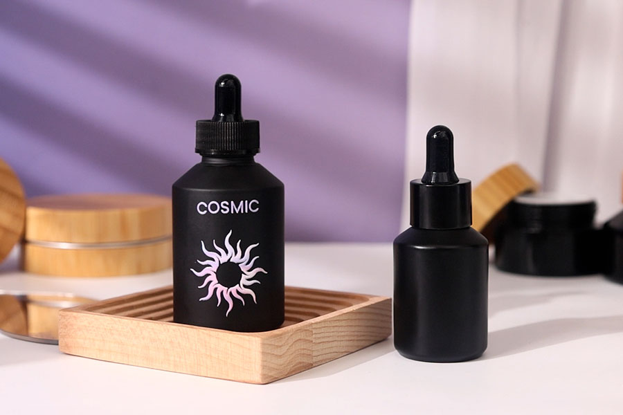 Staklena crna mat bočica 30 mL sa crnom pipetom