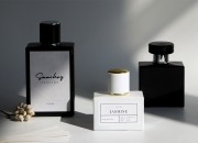 Staklena pravougaona parfemska bočica 50mL (15/400) crne ili bele boje Staklena pravougaona parfemska bočica 50mL (15/400) crne ili bele boje