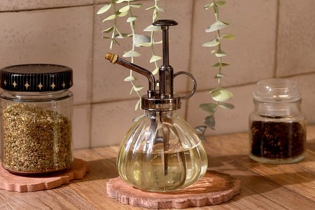 Staklena okrugla boca 250mL sa raspršivačem-grupa_slika